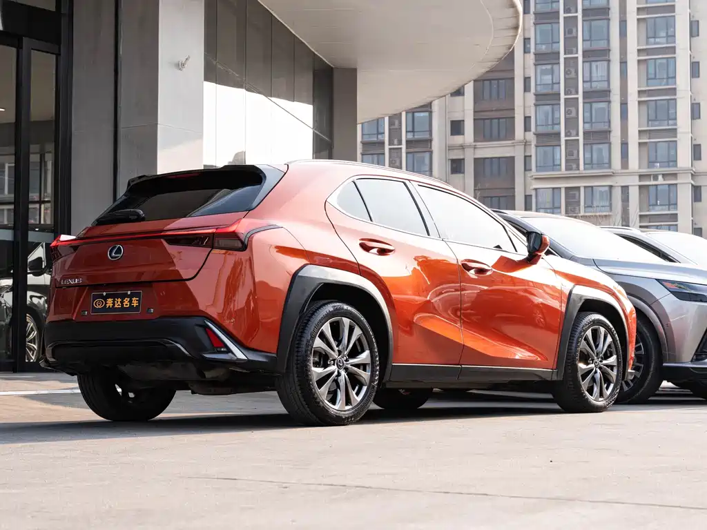 Lexus UX — фото 3