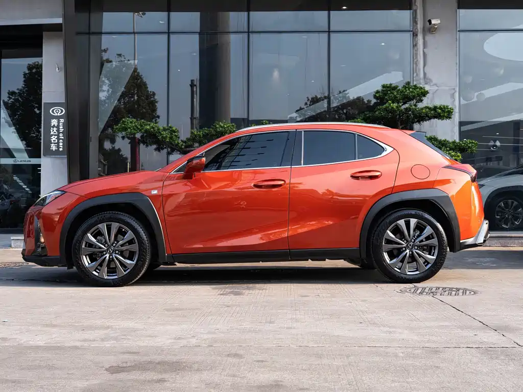 Lexus UX — фото 4