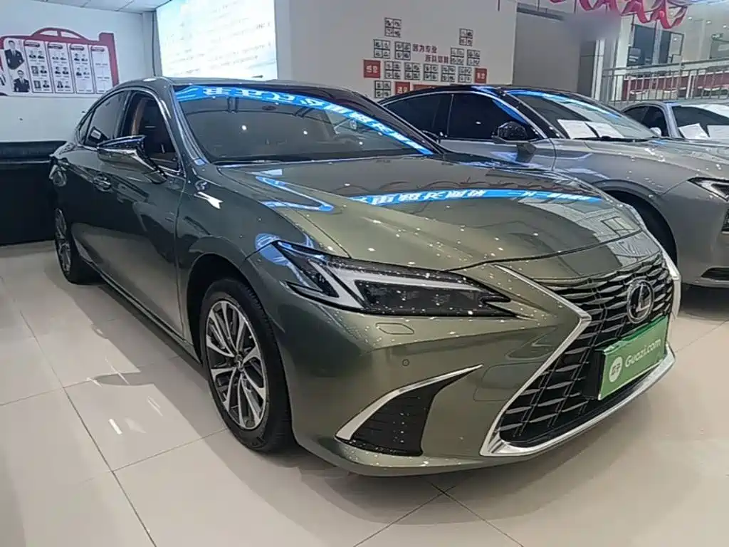 Lexus ES — фото 4