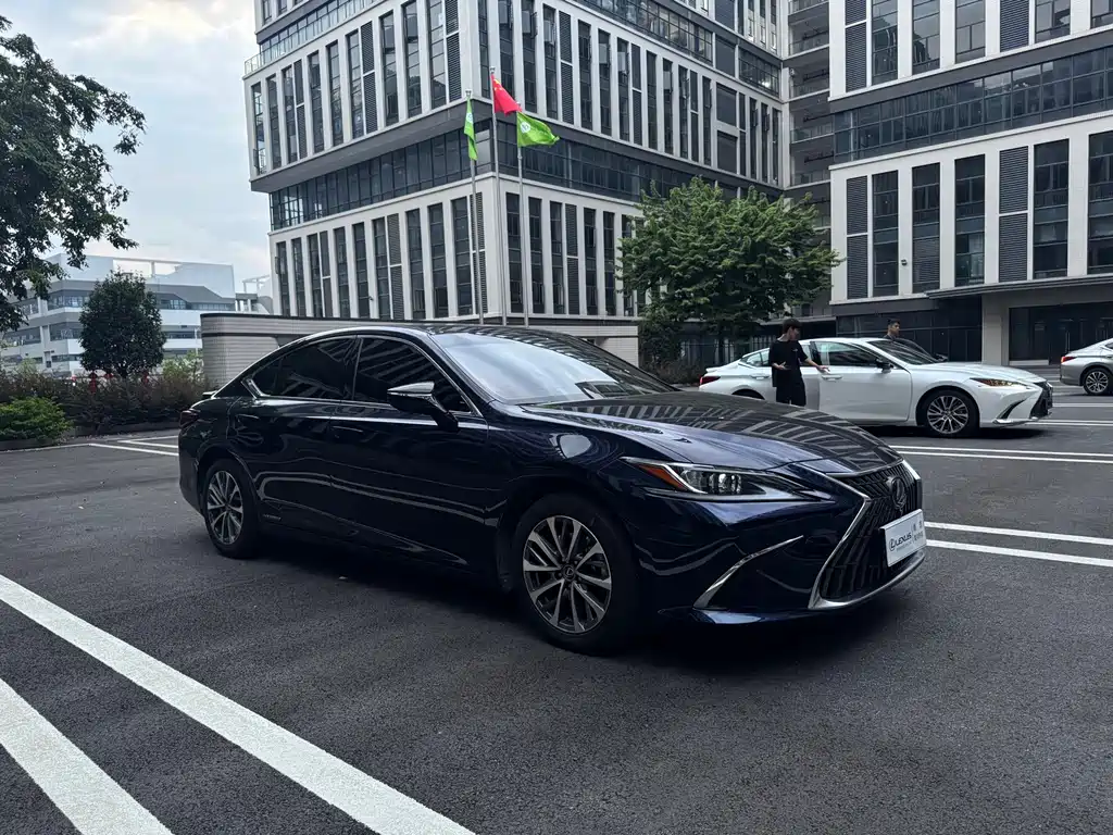 Lexus ES — фото 3