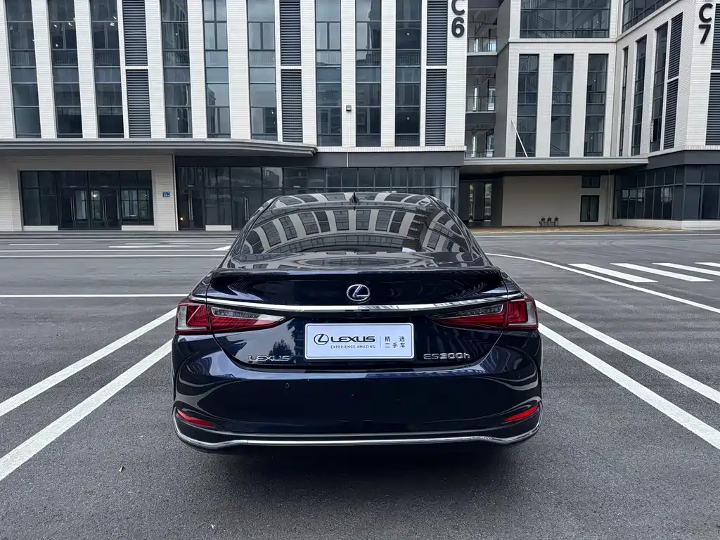 Lexus ES — фото 9