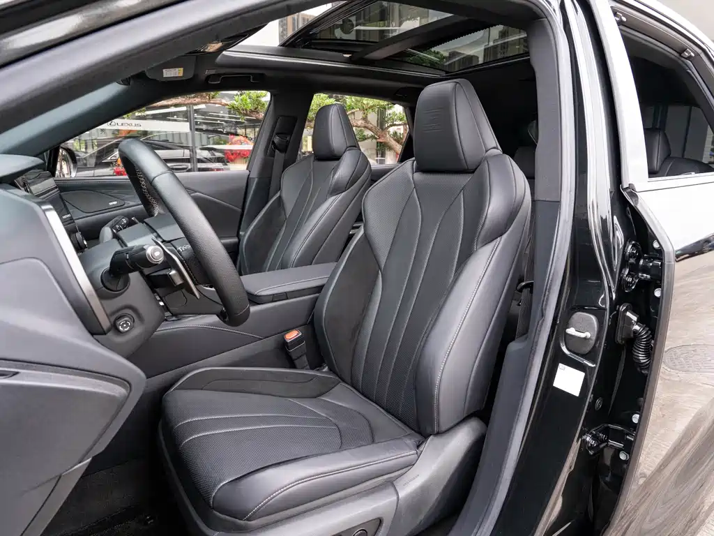 Lexus RX — фото 11