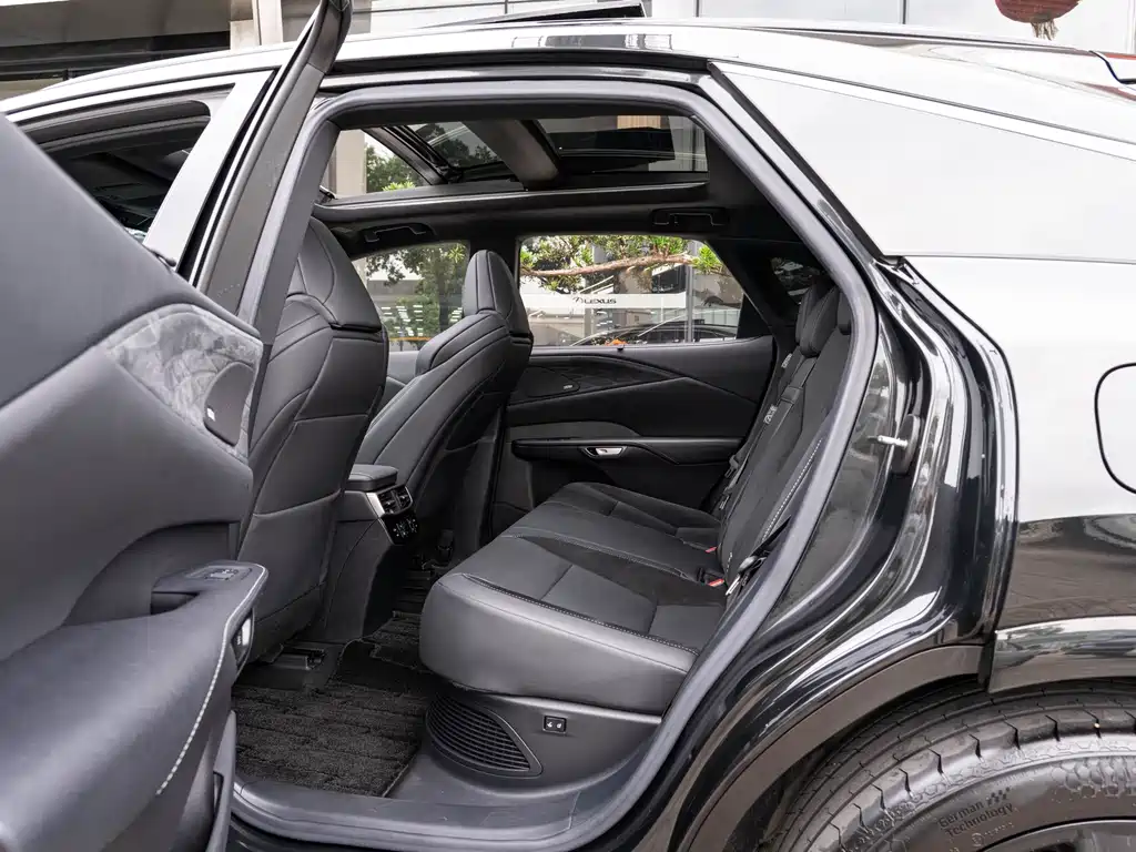 Lexus RX — фото 10