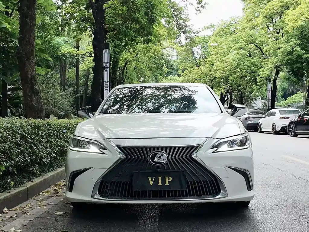 Lexus ES — фото 2