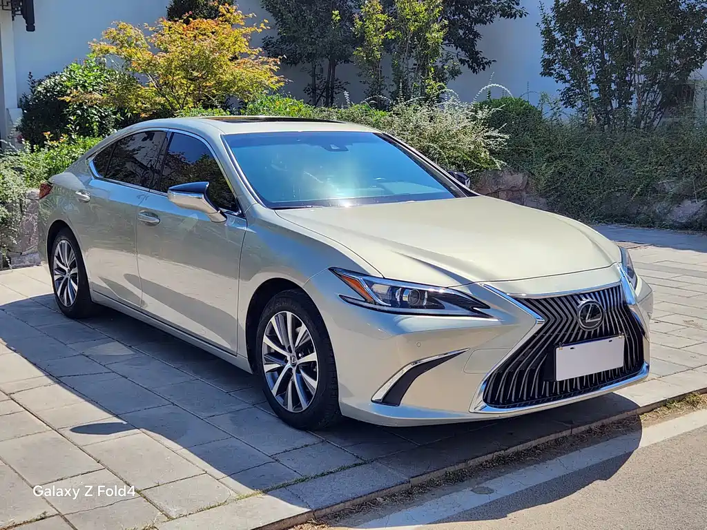 Lexus ES — фото 2