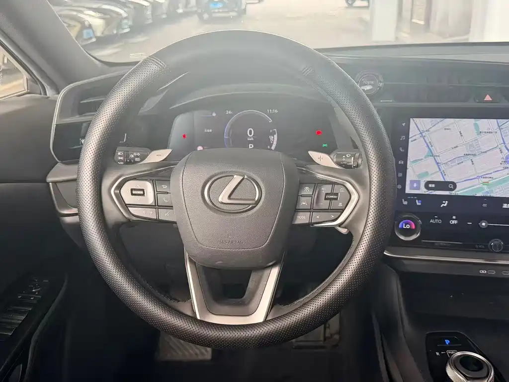 Lexus RZ — фото 11