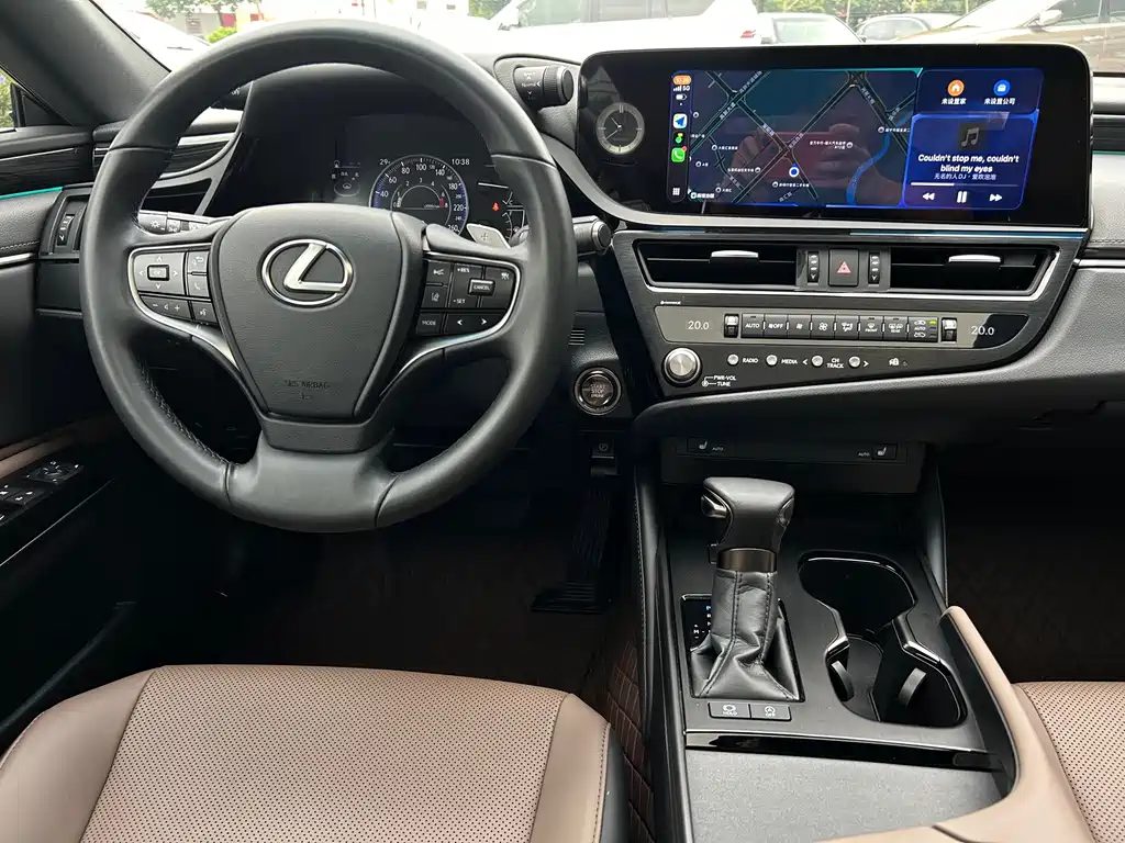 Lexus ES — фото 15