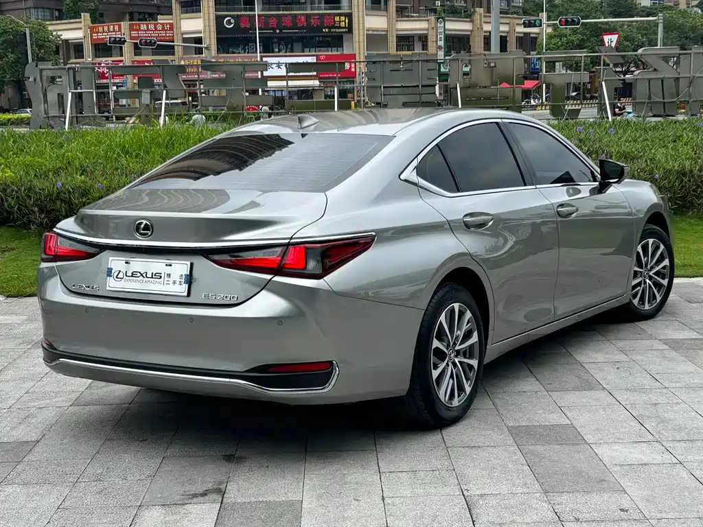 Lexus ES — фото 4