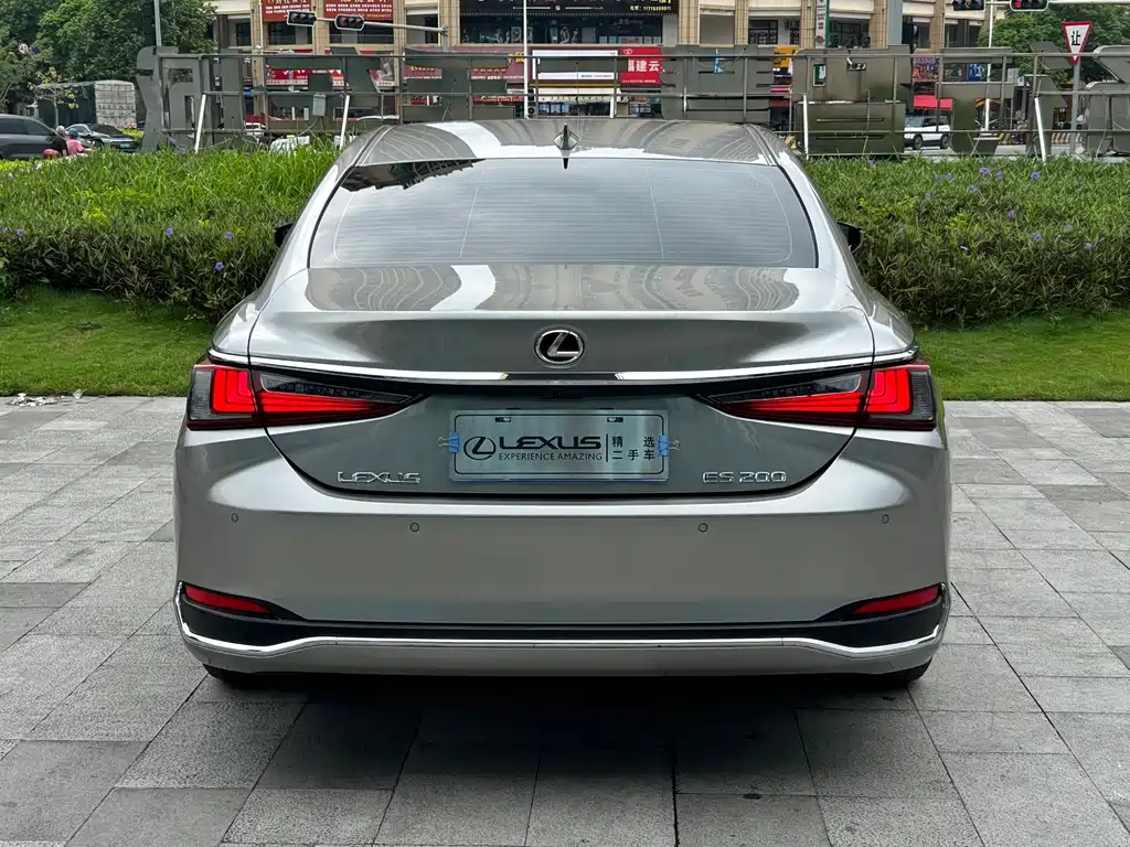 Lexus ES — фото 5