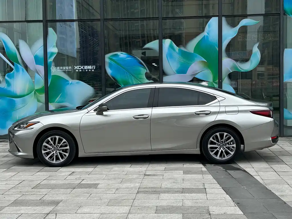 Lexus ES — фото 7
