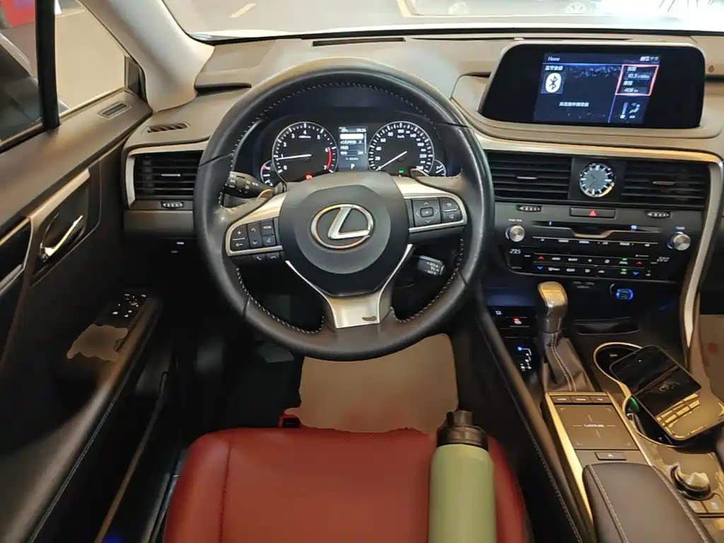 Lexus RX — фото 11