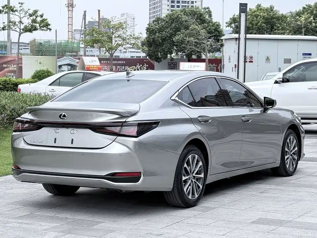 Lexus ES — фото 3