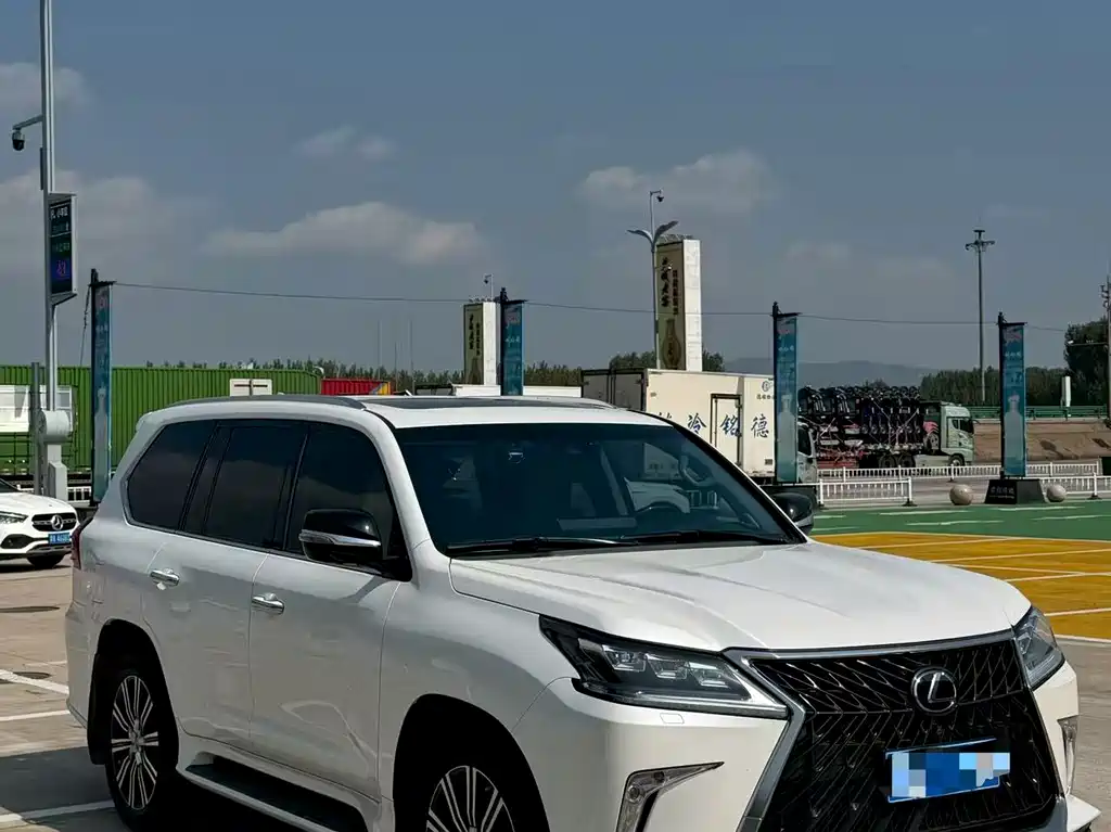 Lexus LX — фото 3
