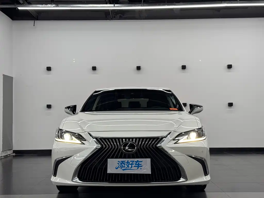 Lexus ES — фото 2