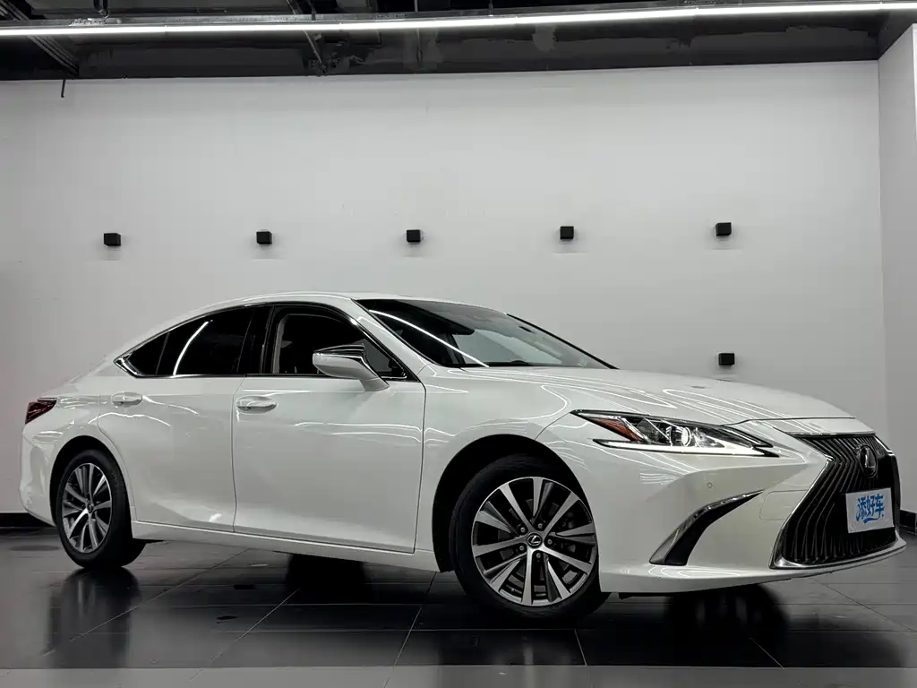 Lexus ES — фото 3