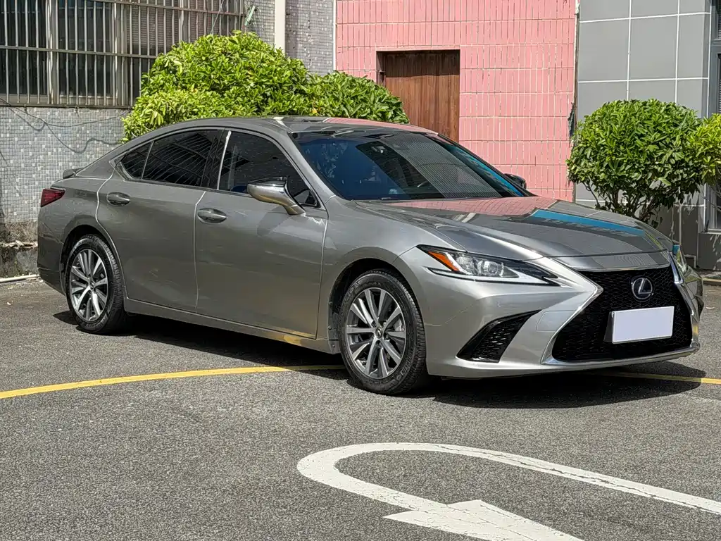 Lexus ES — фото 3