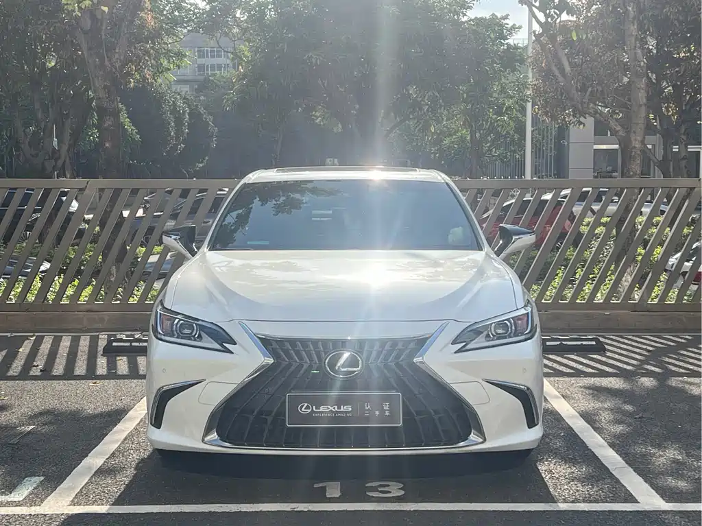 Lexus ES — фото 2