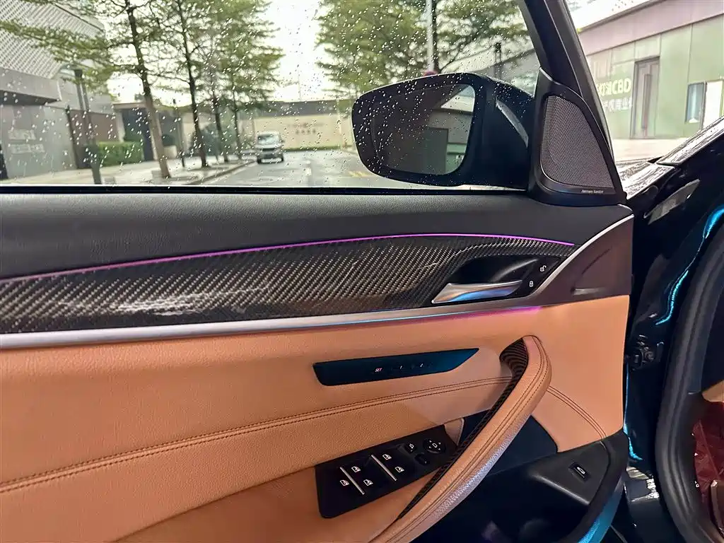 BMW 5 Series — фото 15