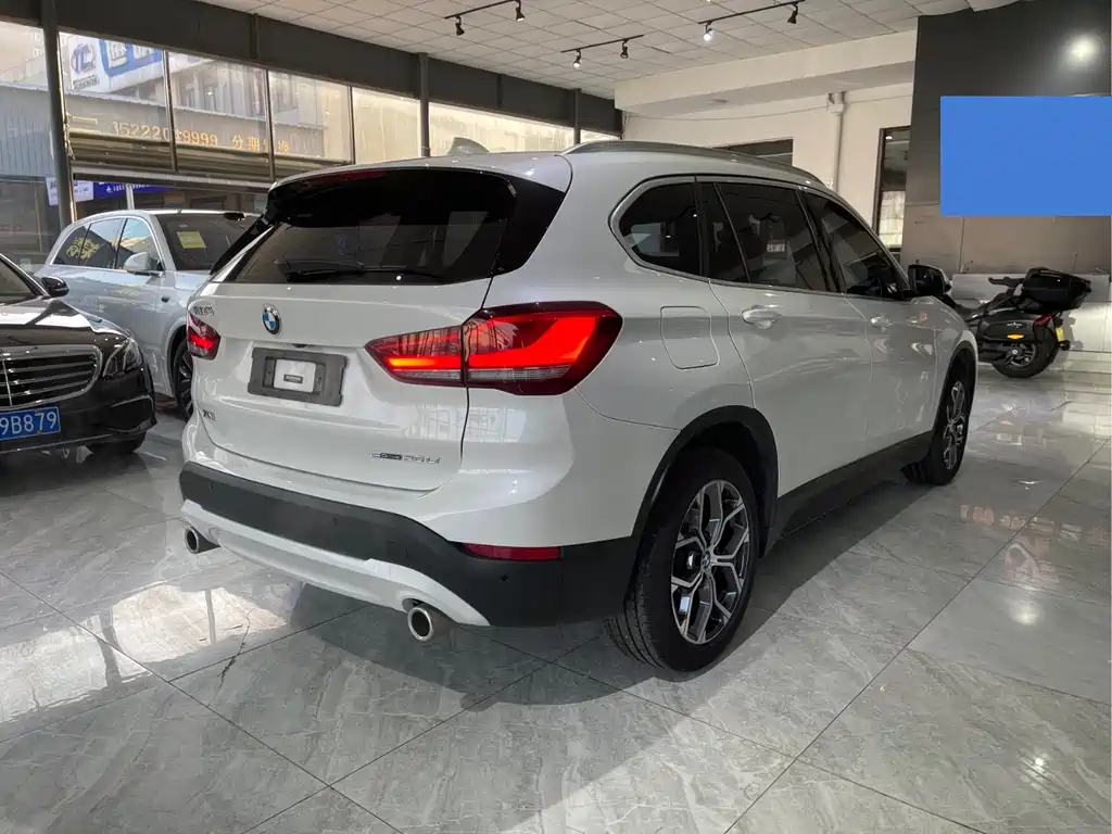 BMW X1 — фото 9