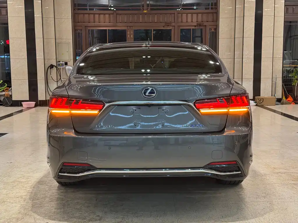 Lexus LS — фото 5