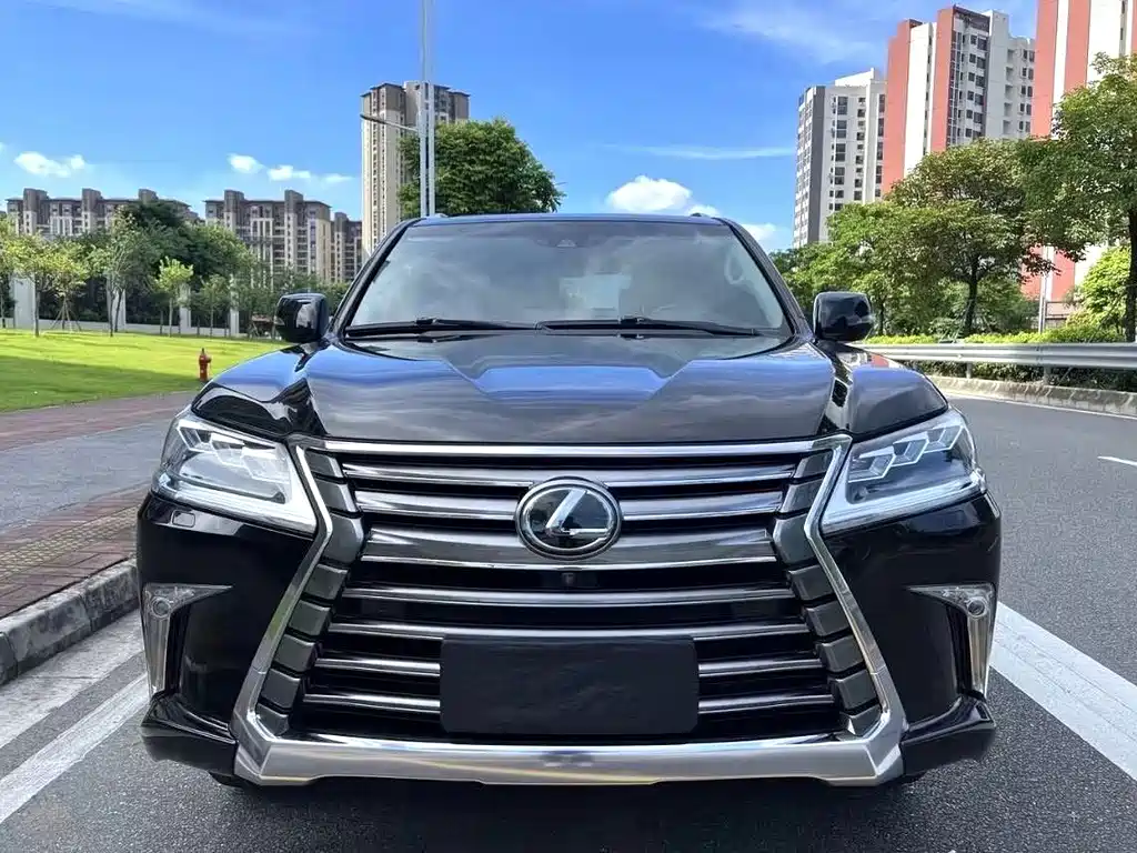 Lexus LX — фото 2