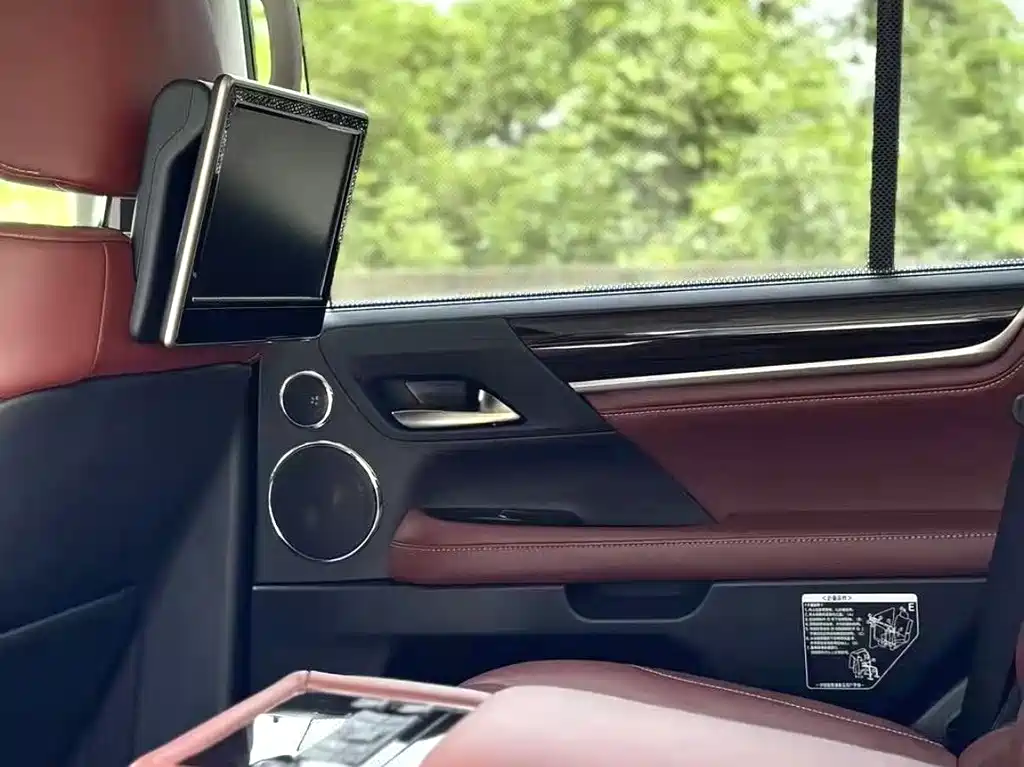 Lexus LX — фото 3