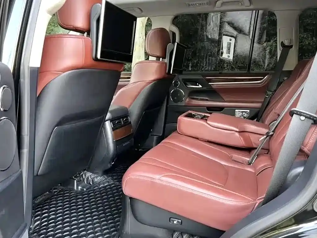 Lexus LX — фото 5