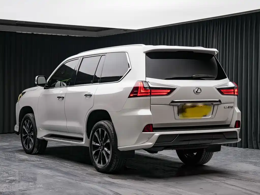 Lexus LX — фото 6