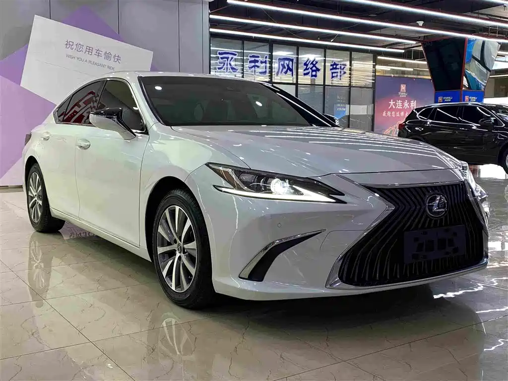Lexus ES — фото 3