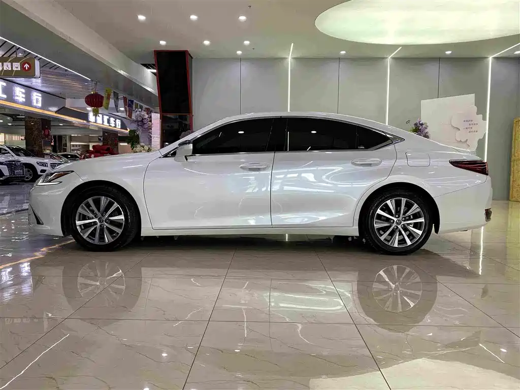 Lexus ES — фото 6