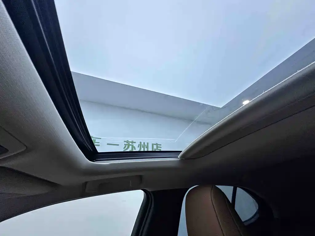 Lexus UX New Energy — фото 13