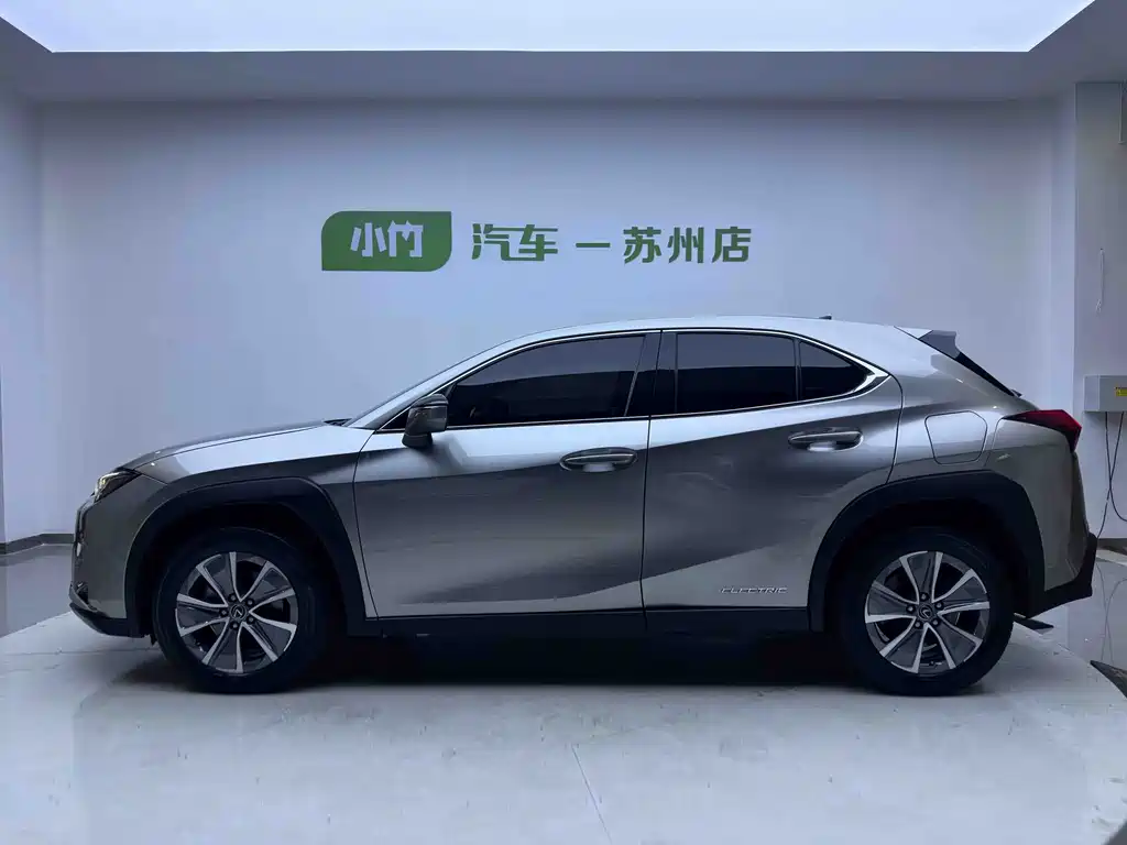 Lexus UX New Energy — фото 8