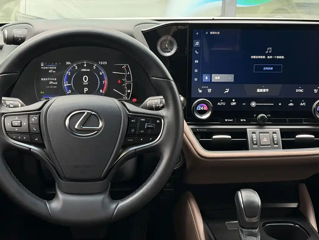 Lexus ES — фото 15