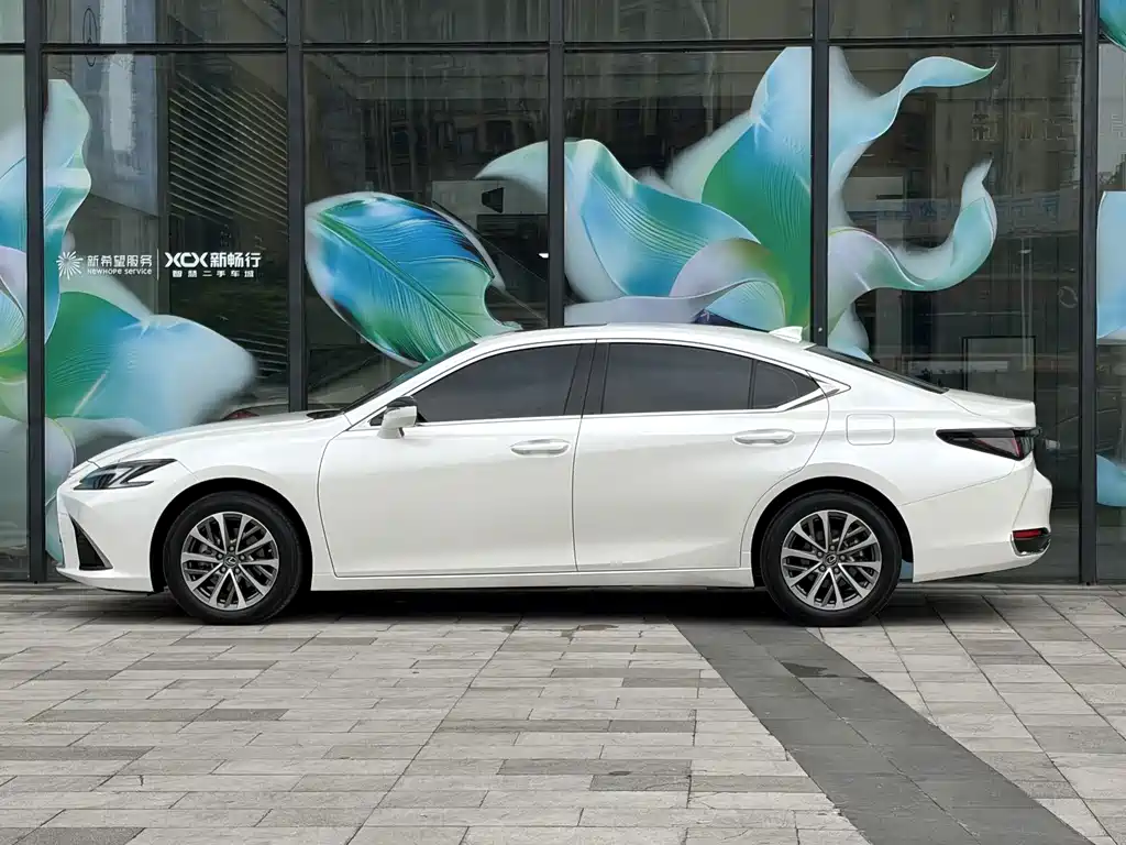 Lexus ES — фото 5