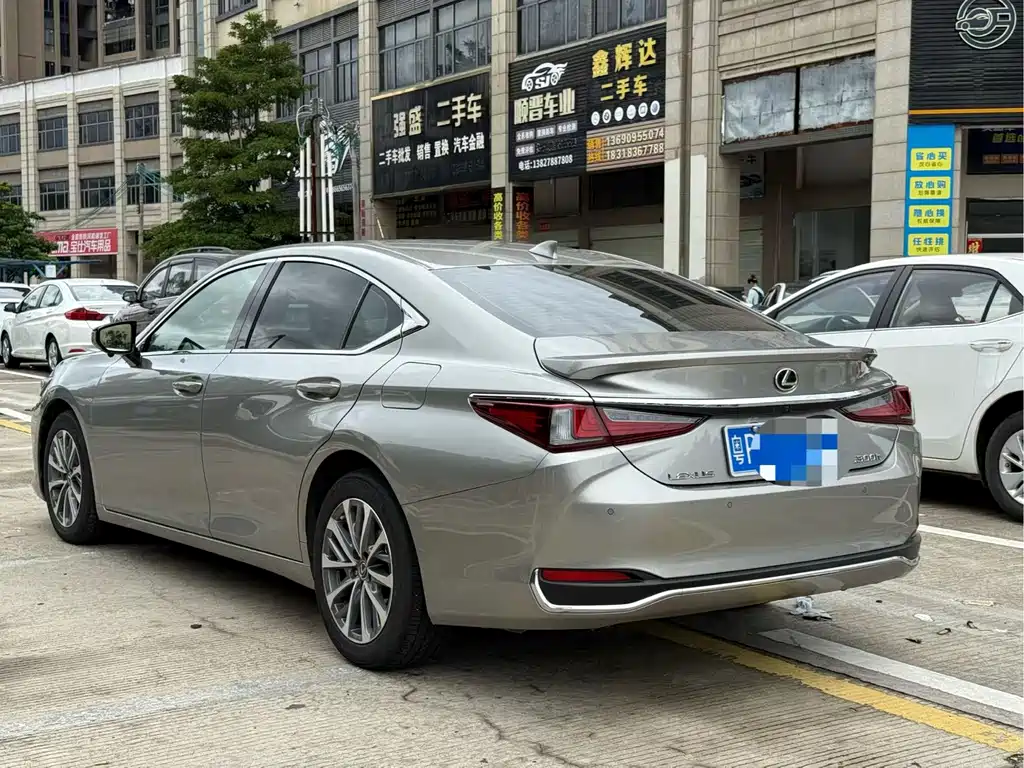 Lexus ES — фото 7