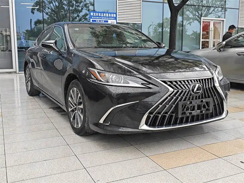 Lexus ES — фото 3