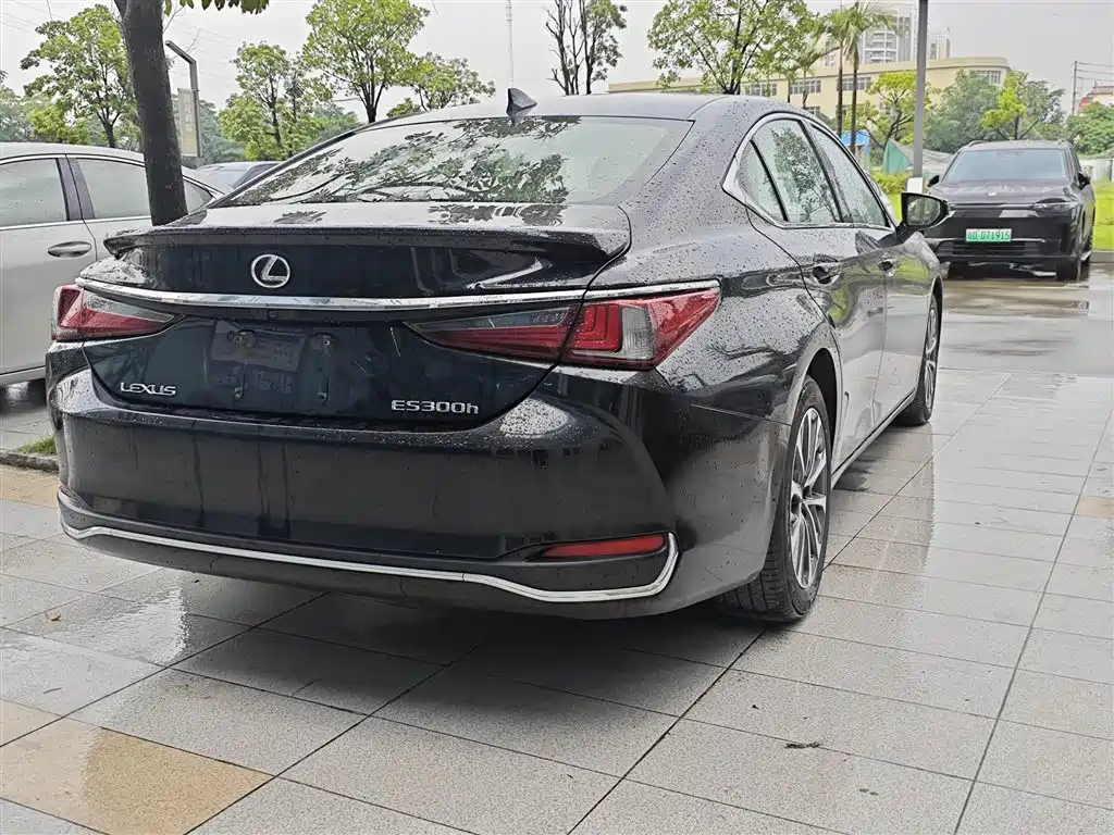 Lexus ES — фото 9