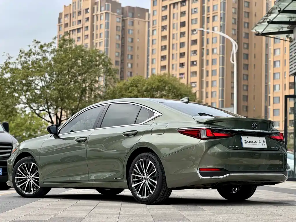 Lexus ES — фото 4