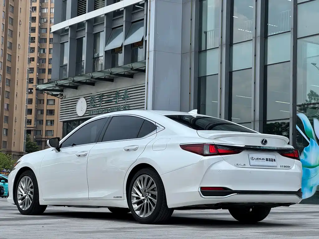 Lexus ES — фото 4