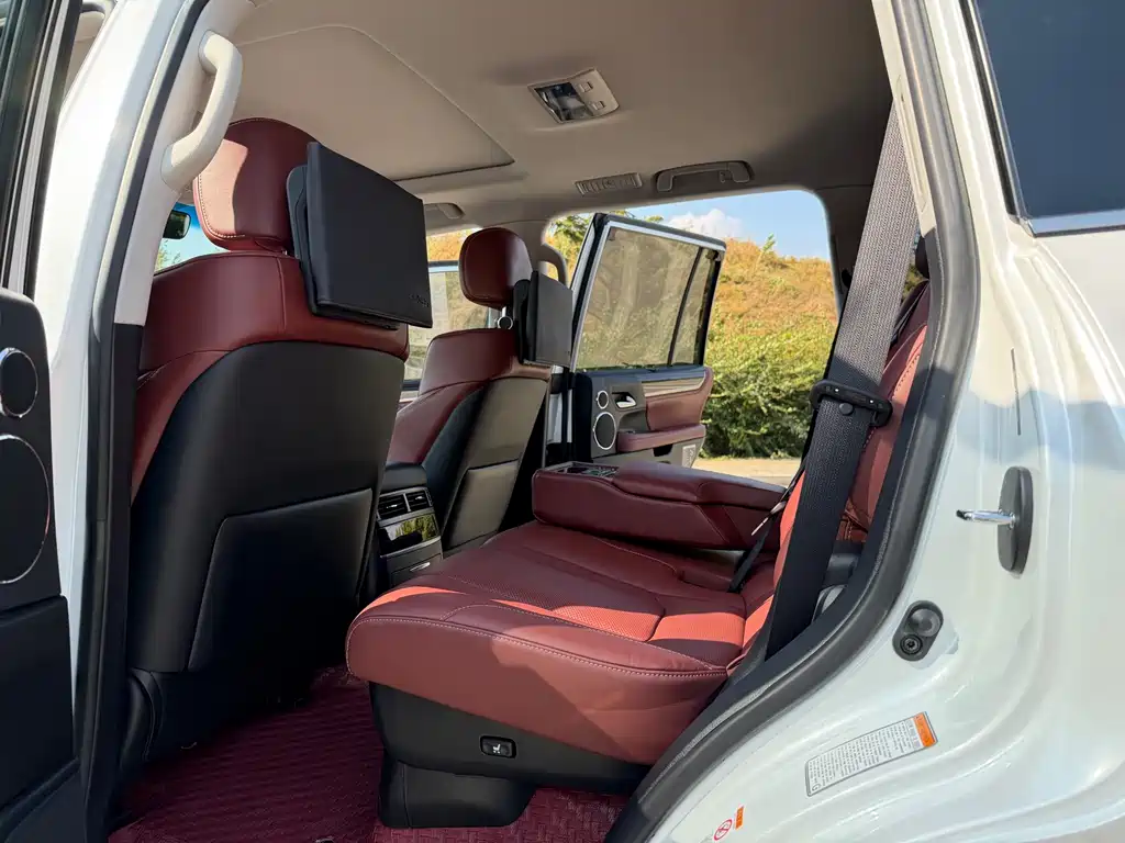 Lexus LX — фото 14