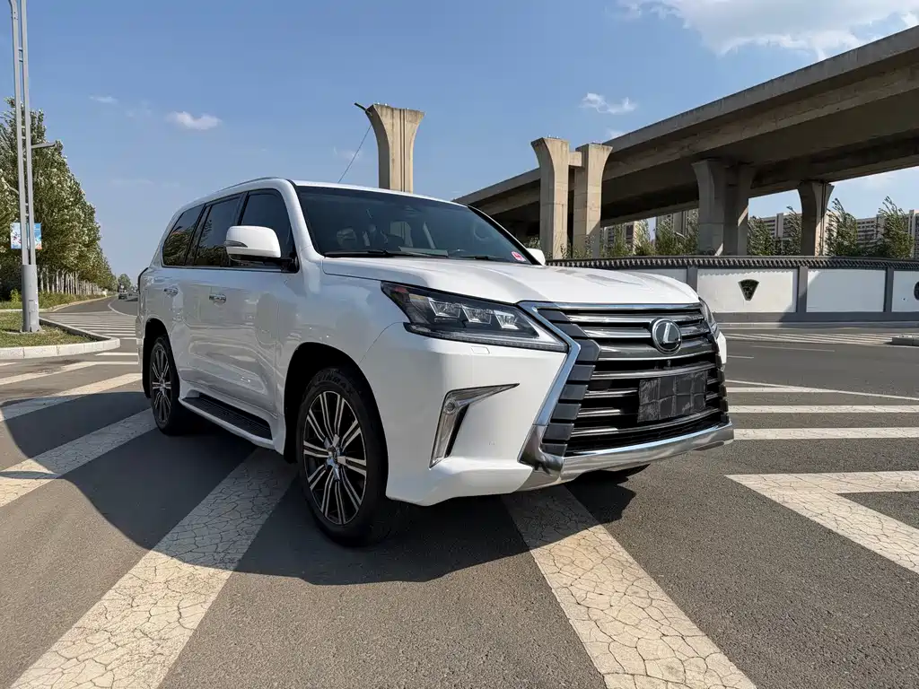 Lexus LX — фото 3