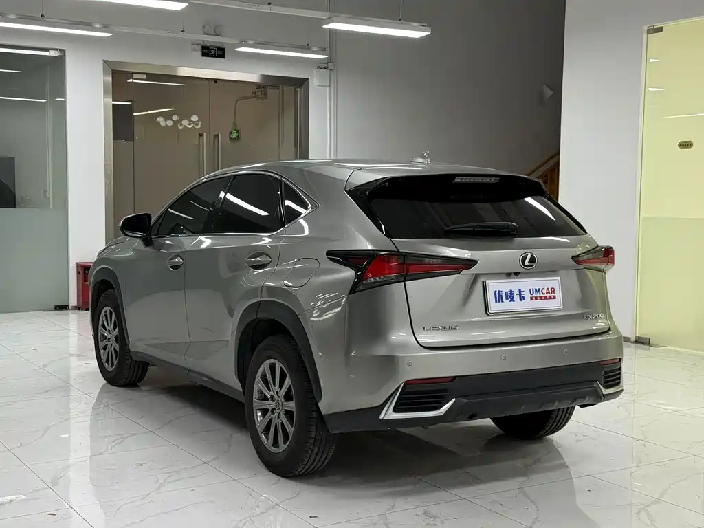 Lexus NX — фото 4