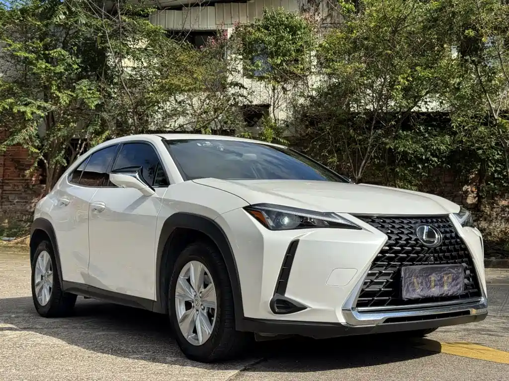 Lexus UX — фото 3