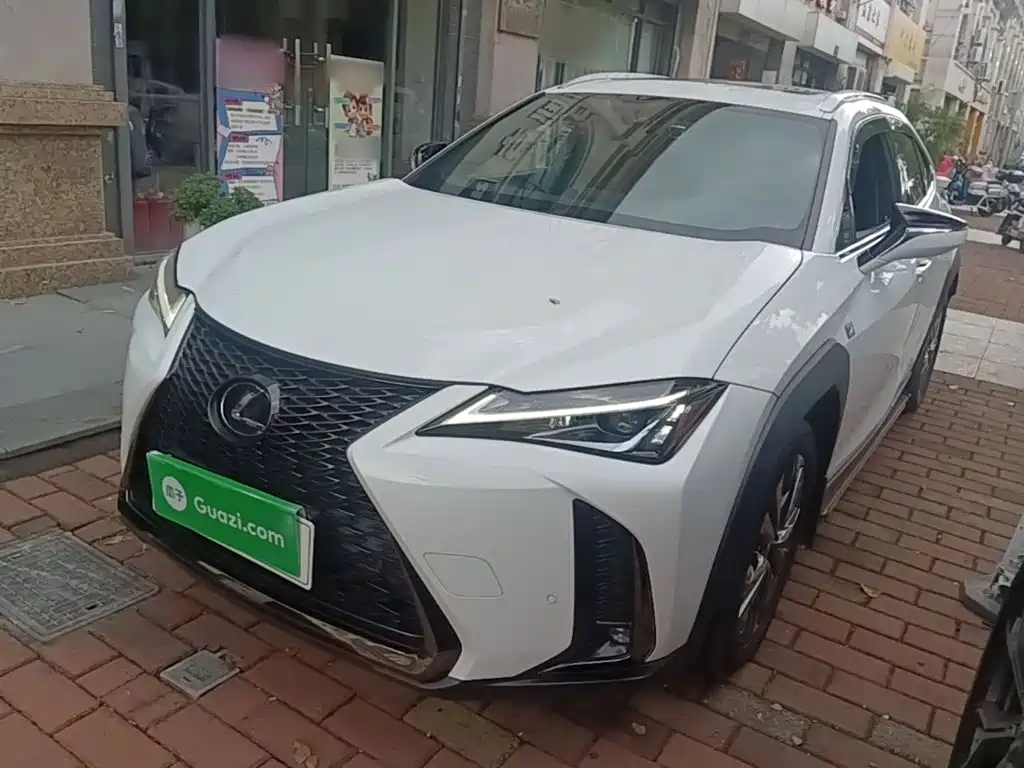 Lexus UX — фото 2