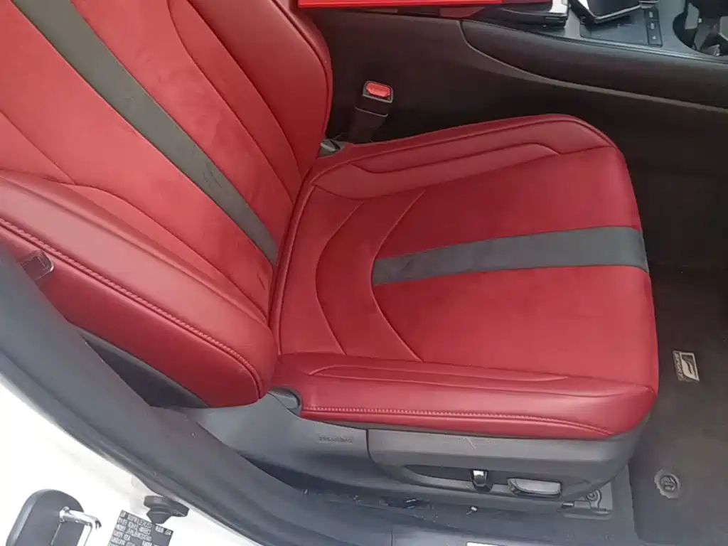 Lexus UX — фото 20