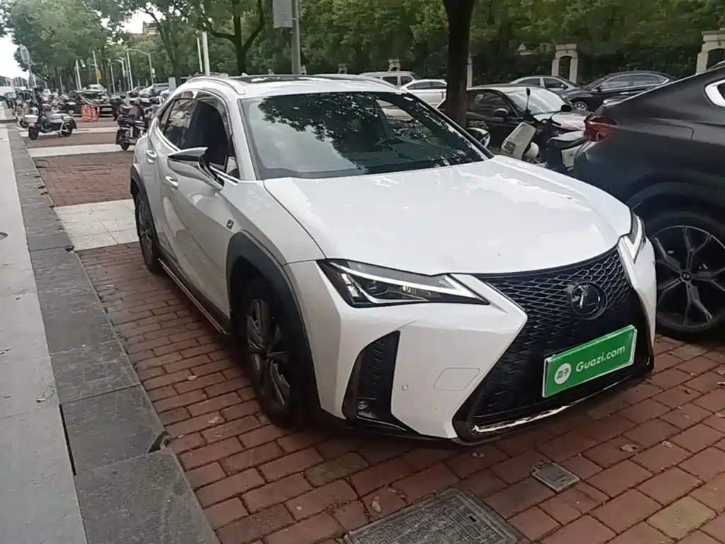 Lexus UX — фото 22