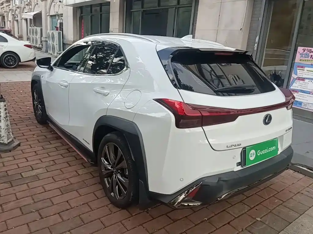 Lexus UX — фото 23