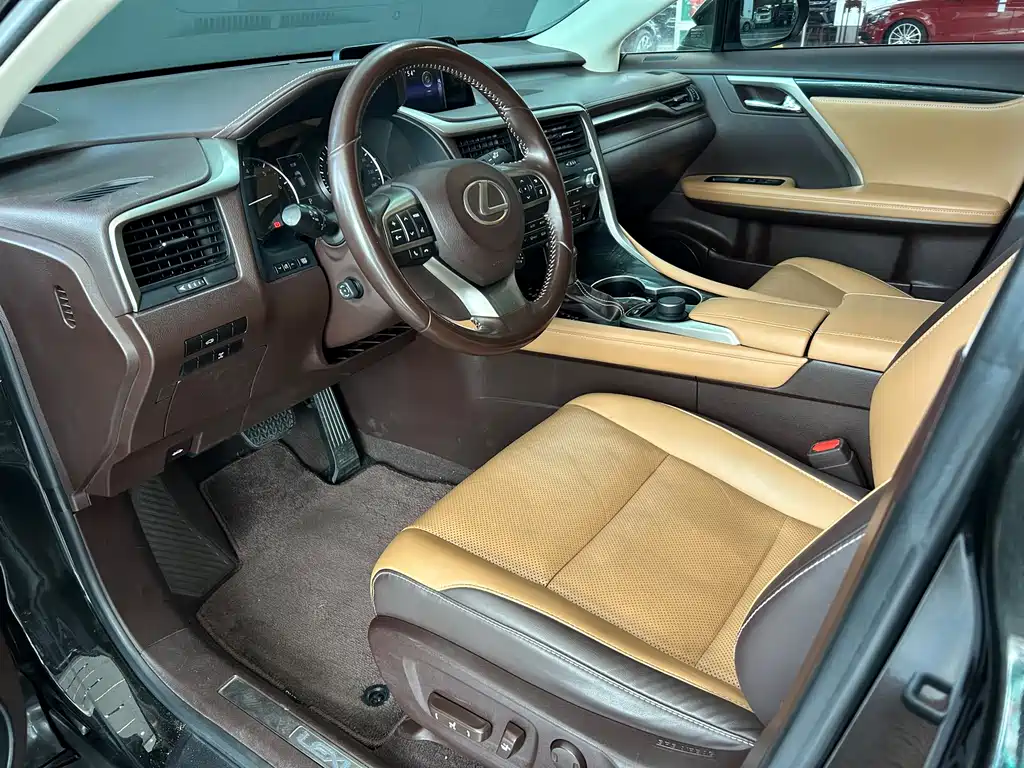 Lexus RX — фото 11