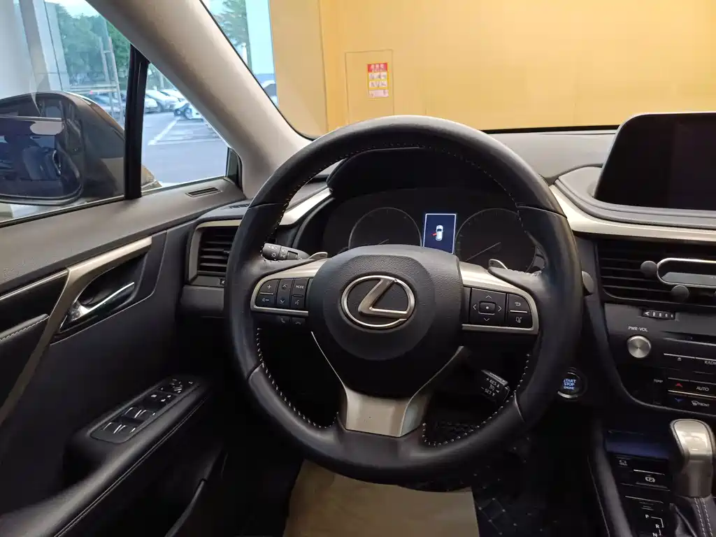 Lexus RX — фото 14