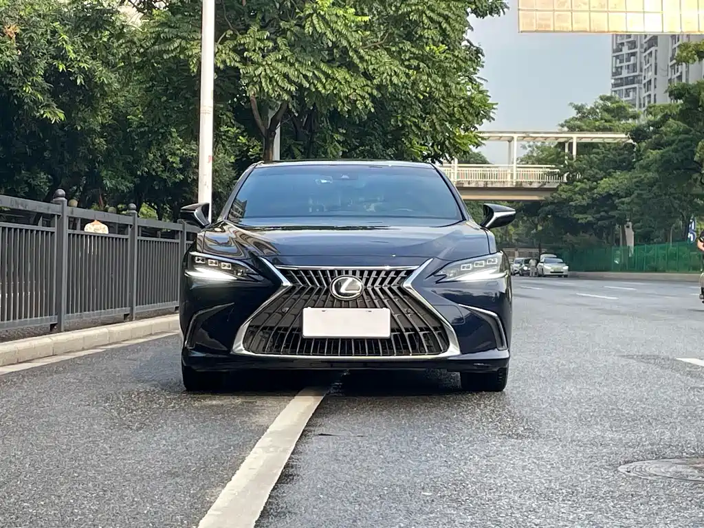 Lexus ES — фото 2